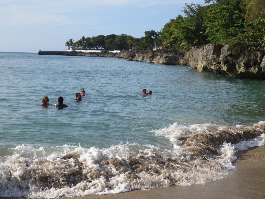 Coco Hotel Sosua Exterior photo